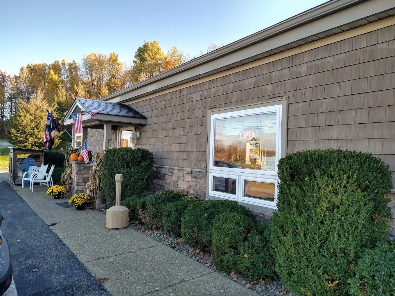 Northern Bear Pet Food & Supplies storefront in Florida, NY
